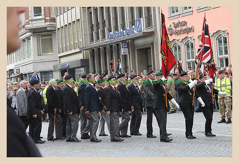 012-28engrregt-last-parade-9428